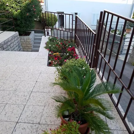 In With Sea View, Terrace, Air Conditioning, Wi-fi Banjol