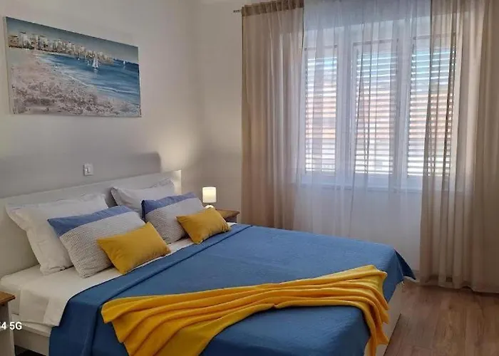 아파트 In With Sea View, Terrace, Air Conditioning, Wi-fi