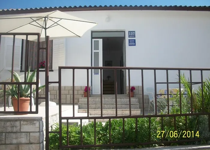 In With Sea View, Terrace, Air Conditioning, Wi-fi 아파트 Banjol